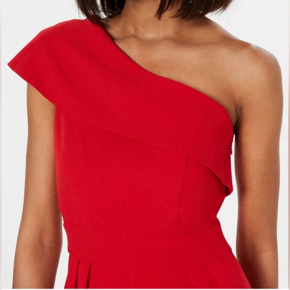 VINCE CAMUTO Hot Red One-Shoulder with Asymmetrical Neckline Jumpsuit Size 2 NEW - Picture 4 of 8